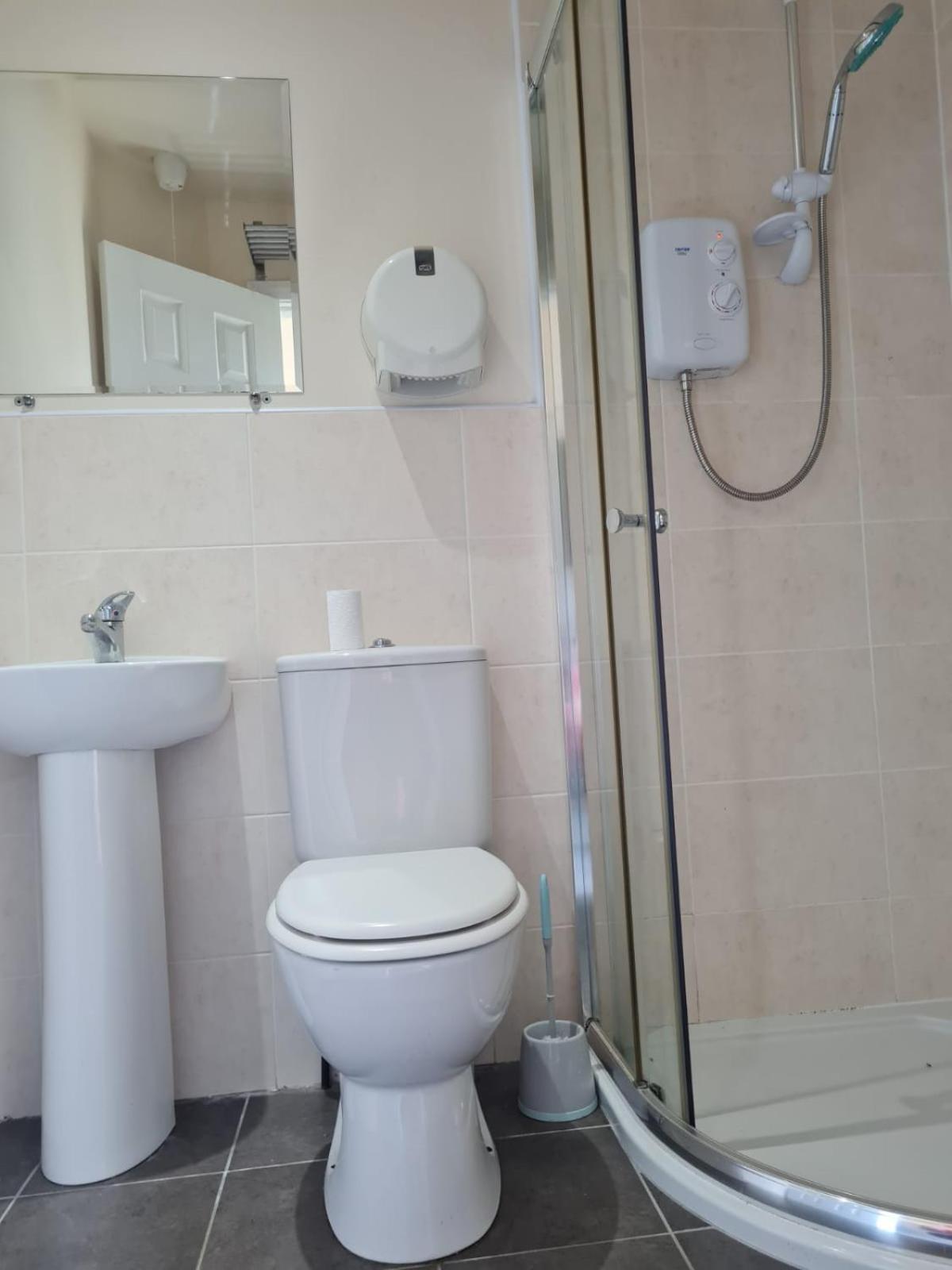 Scottish Equi B&B Lanark Bagian luar foto
